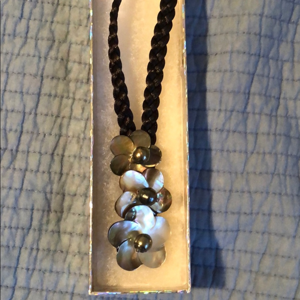 Tahitian pearl necklace